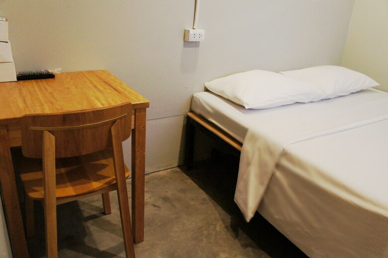 Hostal Narawat Asoke Hotel