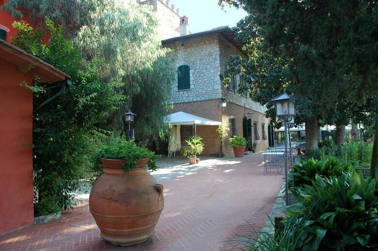Hotel Borgo Degli Aranci