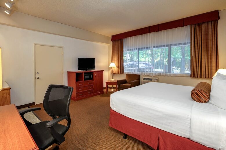 Hotel The Loyal Inn