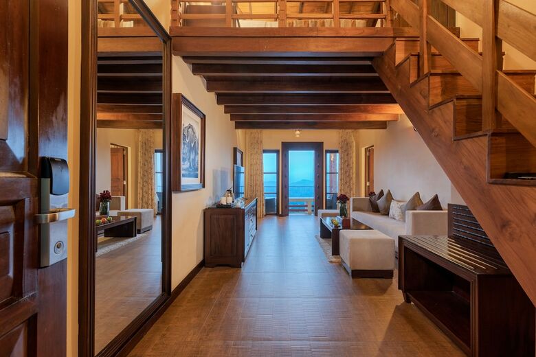 Hotel Amaya Hills