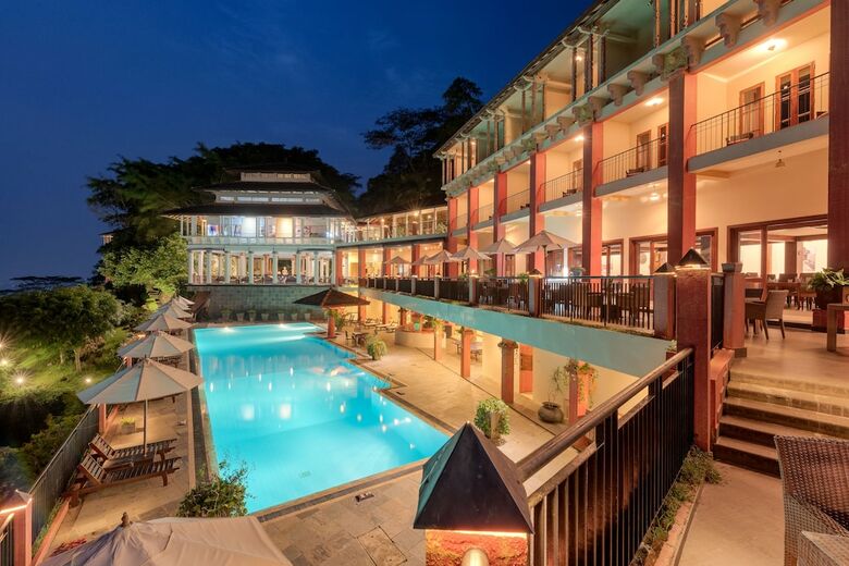 Hotel Amaya Hills