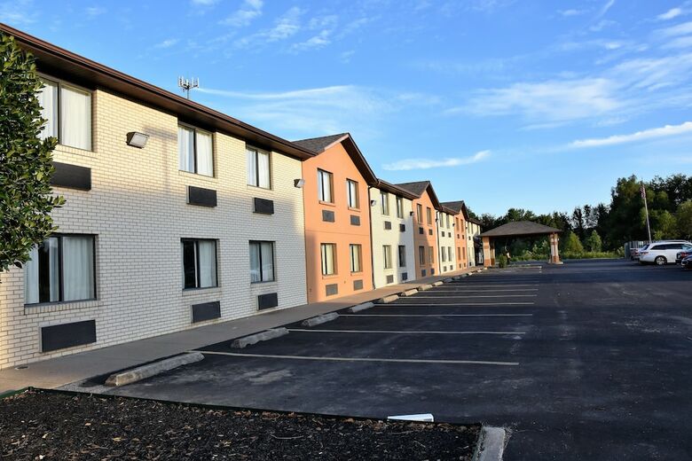 Hotel Quality Inn & Suites Metropolis I-24