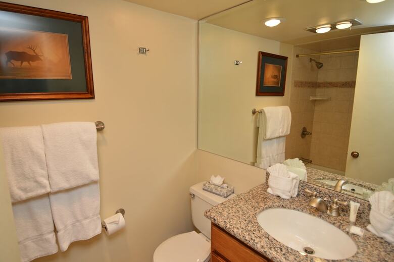Chateau Eau Claire & Roaring Fork Frias