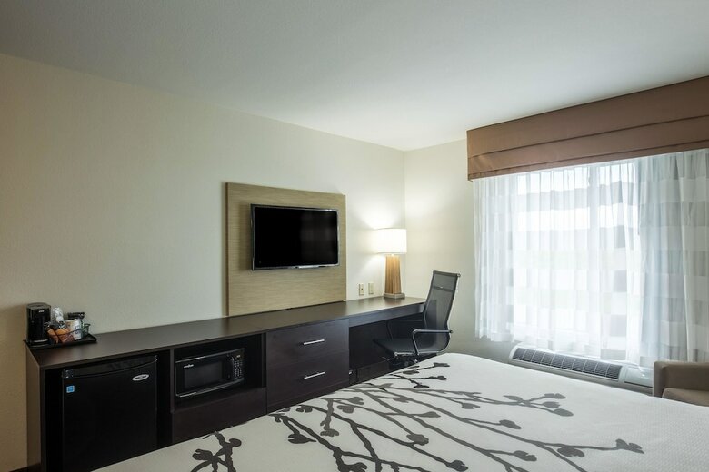 Hotel Sleep Inn & Suites