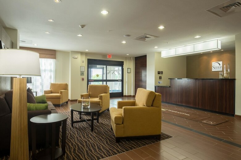 Hotel Sleep Inn & Suites