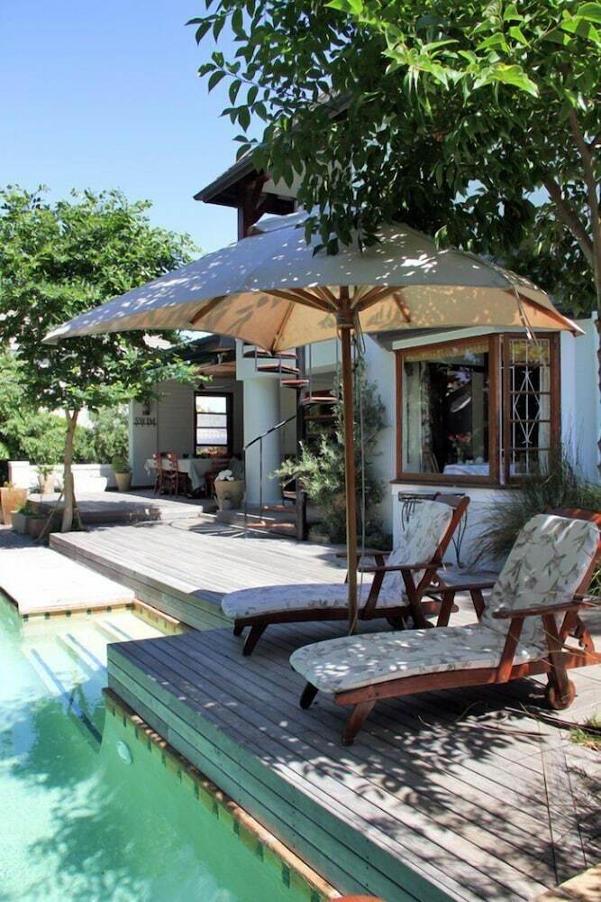 Hotel Hedge House
