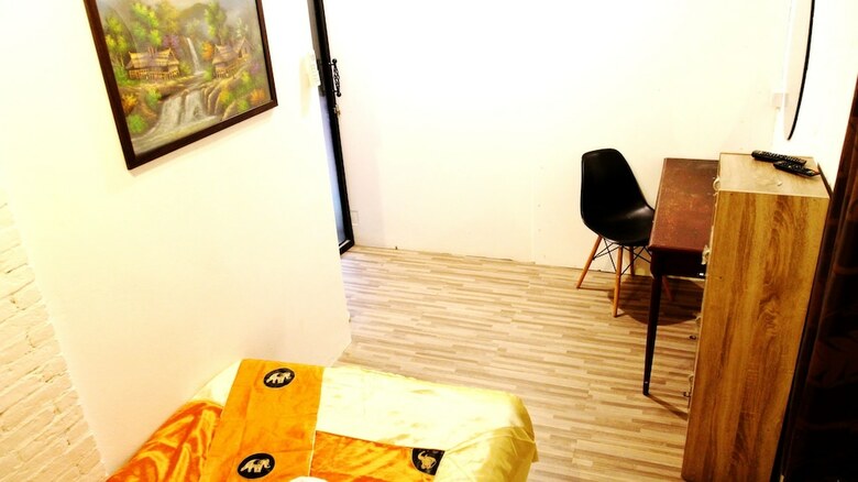 Hostal Z's Hostel At Tha Phae Gate