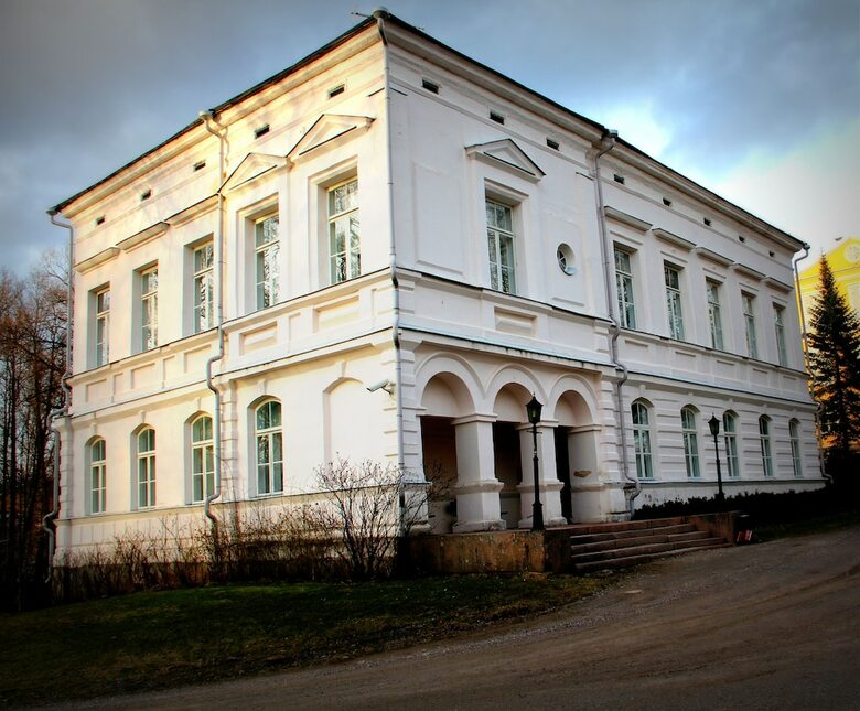 Hotel Mustion Linna