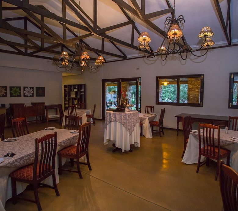 Posada Hamiltons Lodge & Restaurant