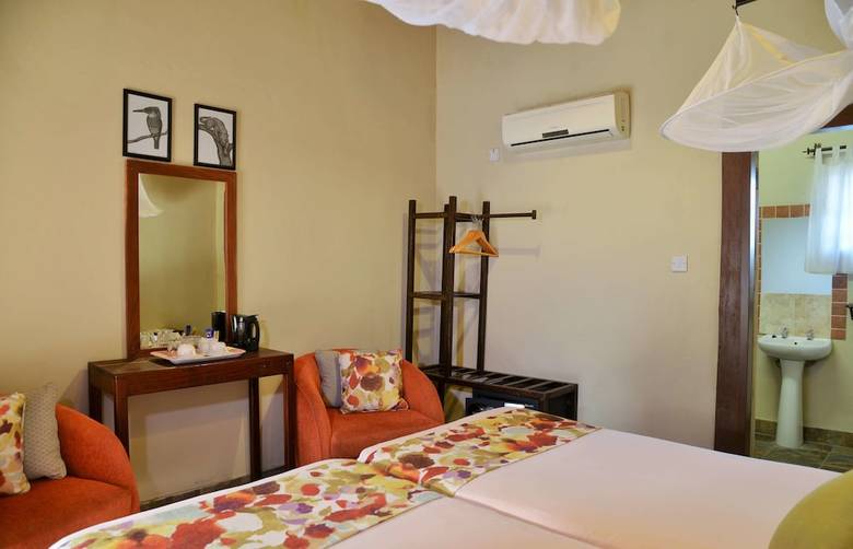 Posada Thebe River Safaris
