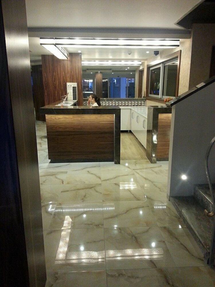 Lavinia Apart Hotel