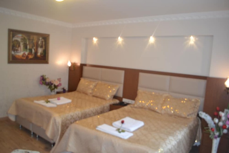 Peradise Hotel