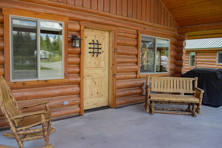 Hotel Bonners Ferry Log Inn