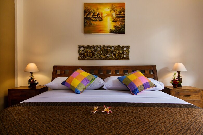 Bed & Breakfast Warji House 1