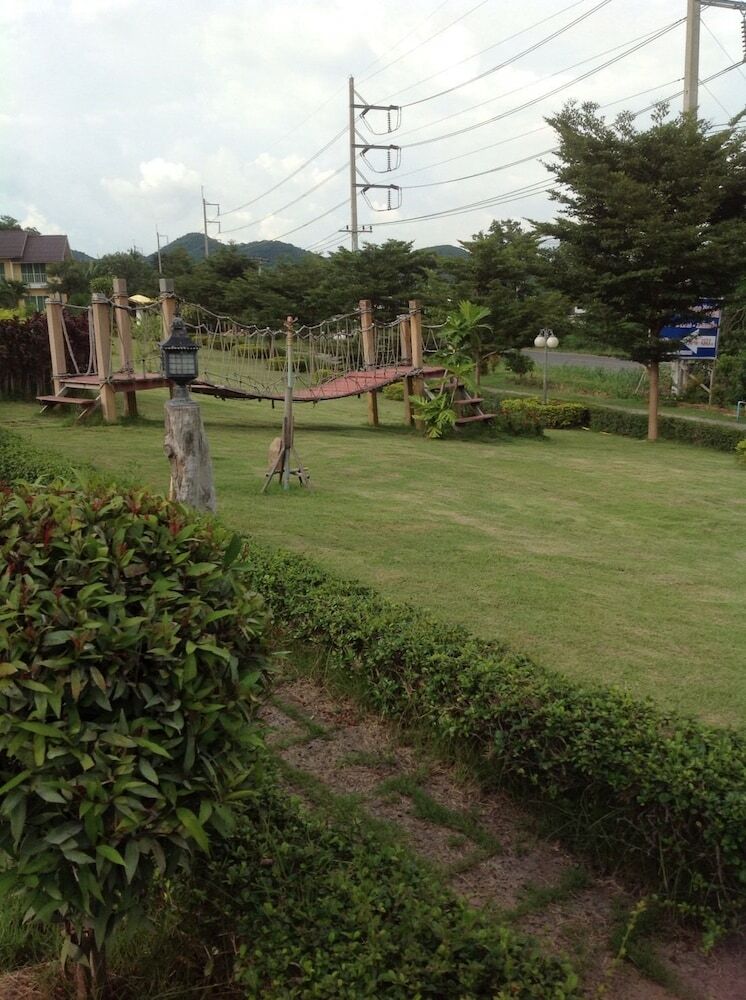 Hotel Mai Ngern Mai Thong Resort