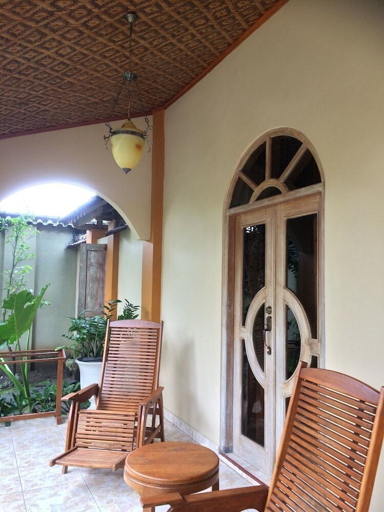 Hotel Ada Waktu Villa