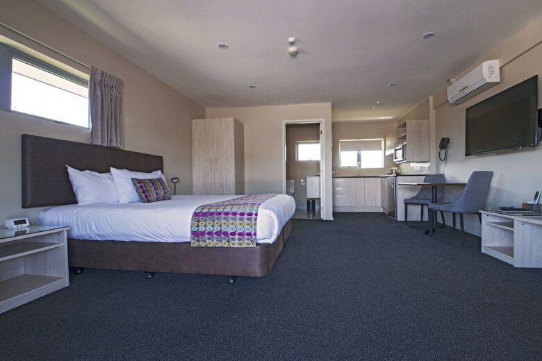 Ellerslie Palms Motel