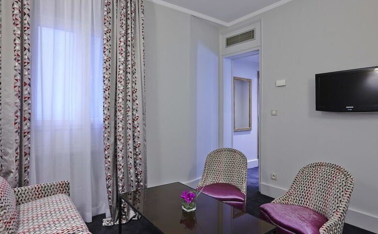Royal Hotel Paris Champs Elys�es