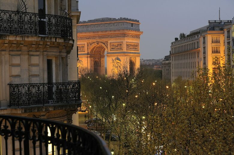 Royal Hotel Paris Champs Elys�es