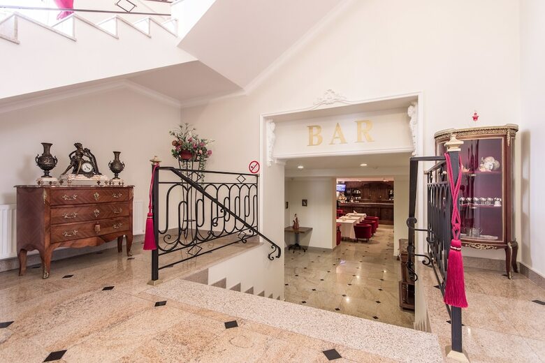 Bristol Hotel