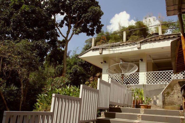 Hotel Bantal Guling Villa Bandung