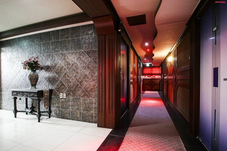 Hotel Plus Motel