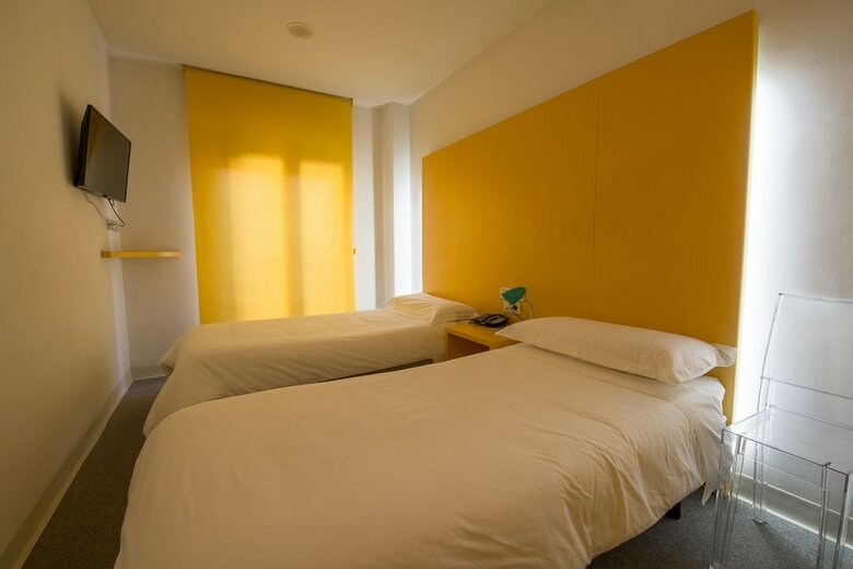 Hostal Albany Ancha