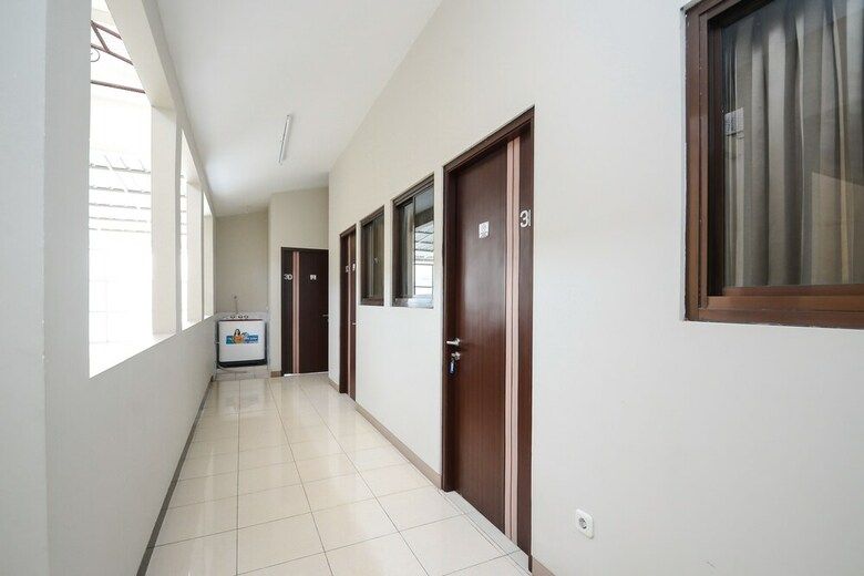 Hotel Airy Miroto Seteran Serut Semarang