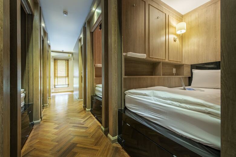 Hostal The Posh Phayathai