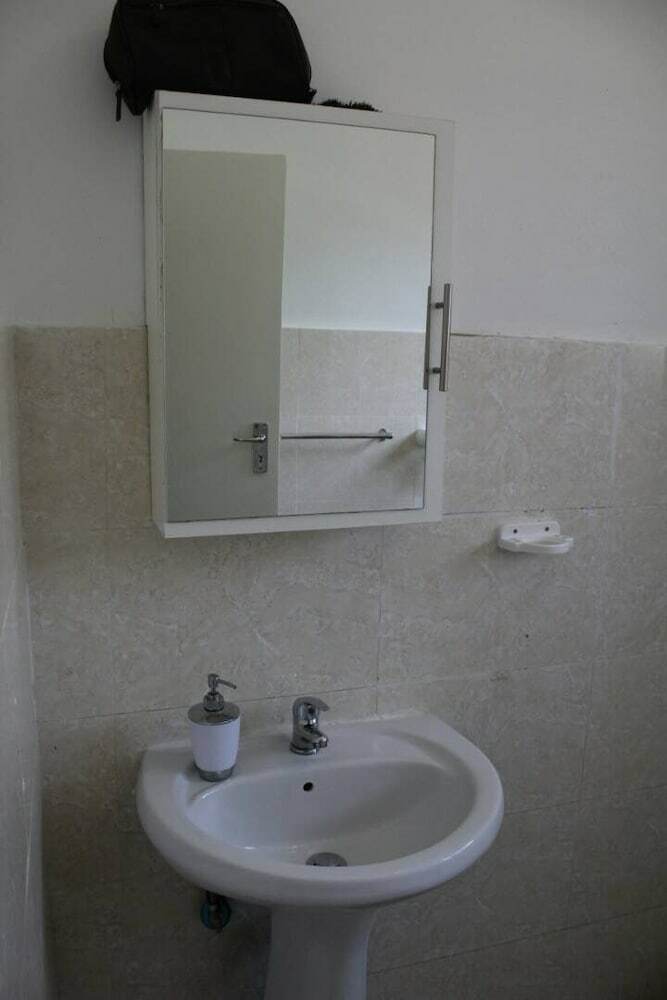 Hotel Overflow Guest House