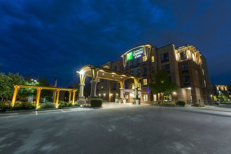 Holiday Inn Express Hotel & Suites Riverport Richmond