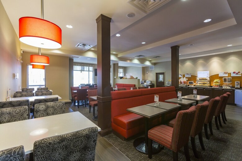 Holiday Inn Express Hotel & Suites Riverport Richmond