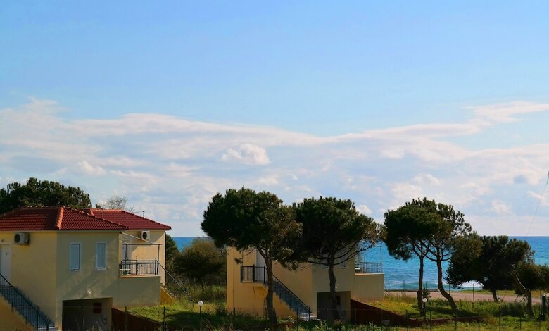 Romanos Beach Villas