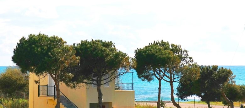 Romanos Beach Villas