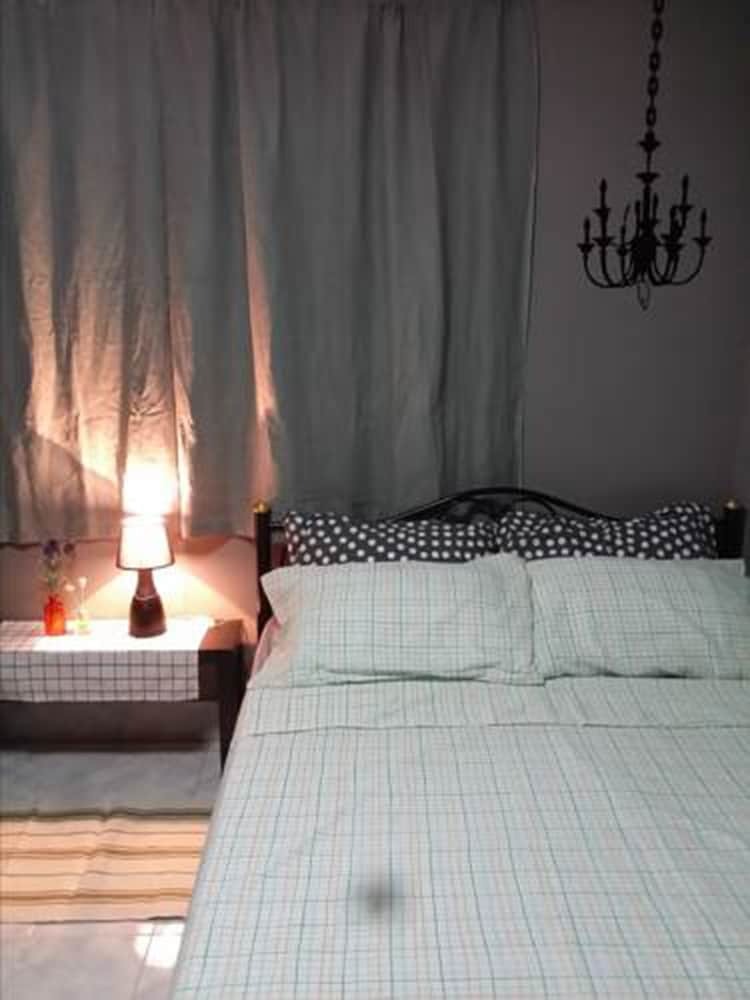 Hostal Thonglo 7 Hostels
