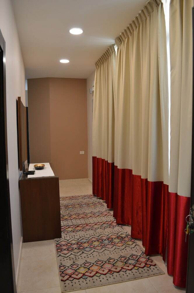 Janty Apartments