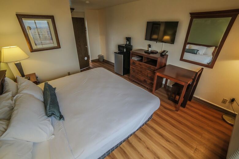 Hotel Sunnyside Inn & Suites