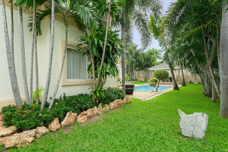 Luxury Pool Villa Srv