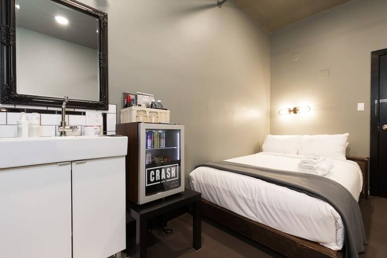 Crash Hotel Downtown Edmonton
