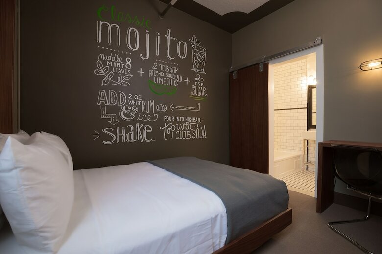 Crash Hotel Downtown Edmonton