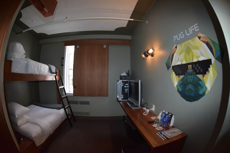 Crash Hotel Downtown Edmonton