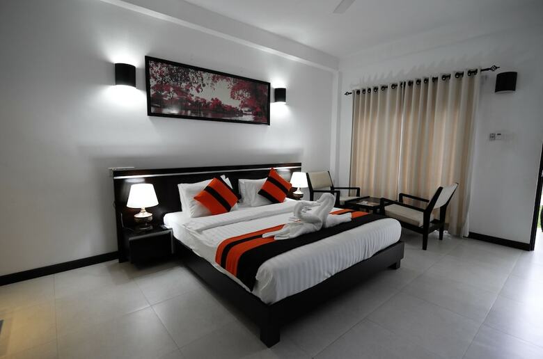 Hotel Oak Ray Elephant Lake