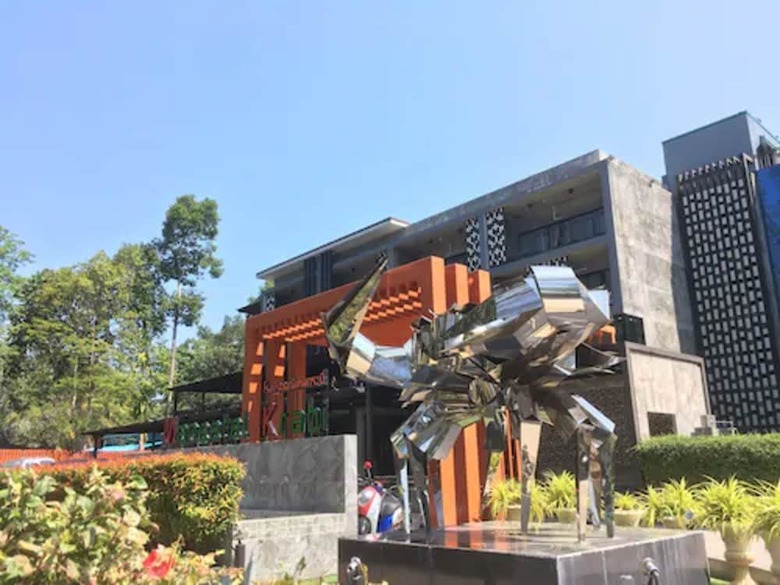 Hotel Maneetel Krabi Beachfront