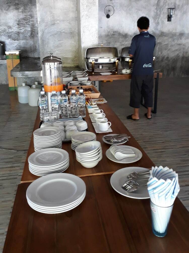 Hotel Maneetel Krabi Beachfront