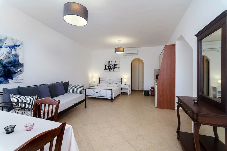 Apartamentos Aelia Suites