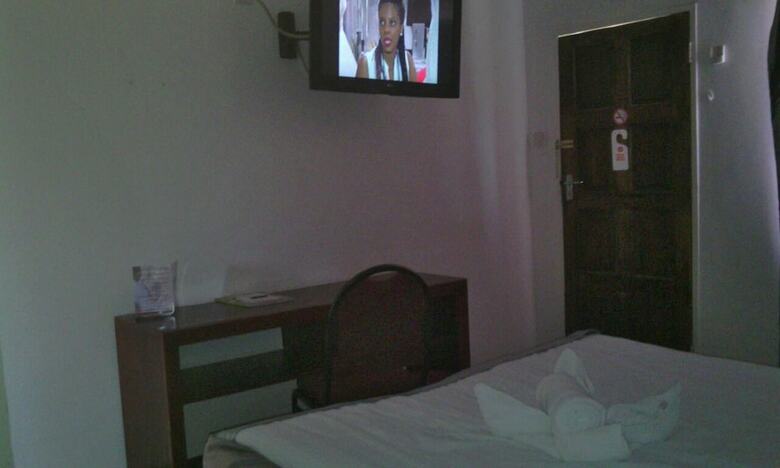 Mikelele Motel