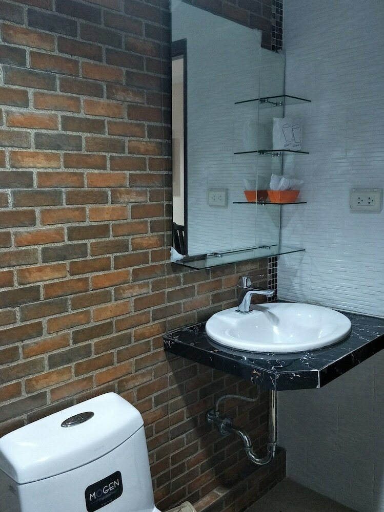 Hotel Raiwin Place