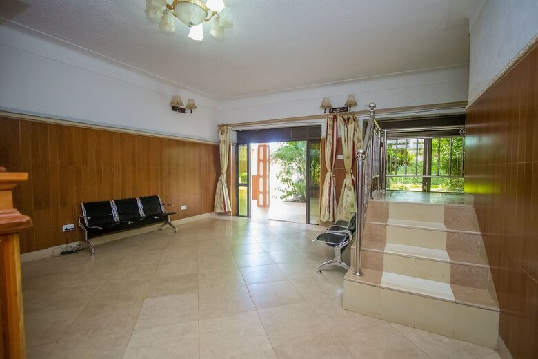 Hibis Hotel