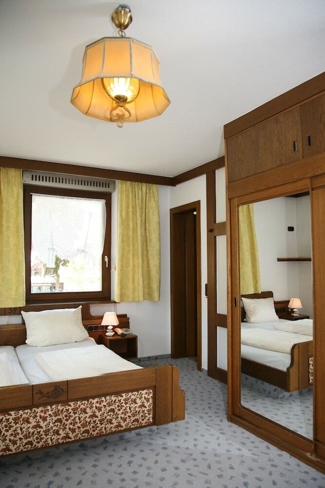Hotel Pflug Ottenh�fen