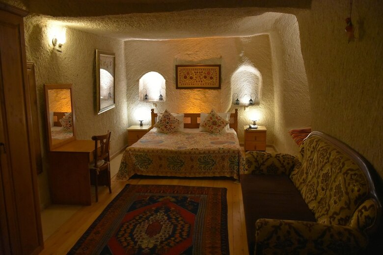 Hotel Amber Cave Suites